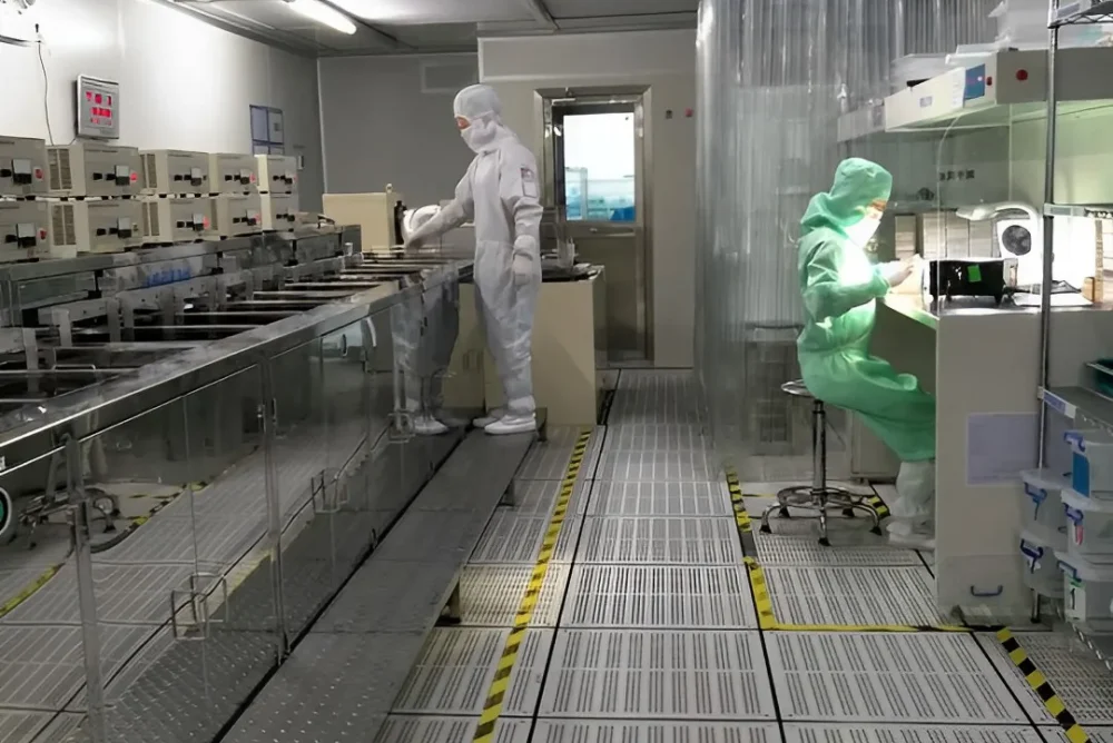 Ultraschallklarer Raum